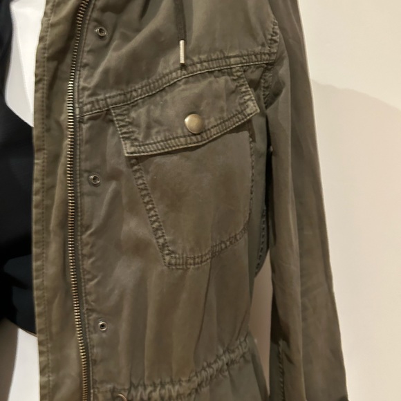 Aritzia Talula spring jacket with hood - Picture 6 of 7